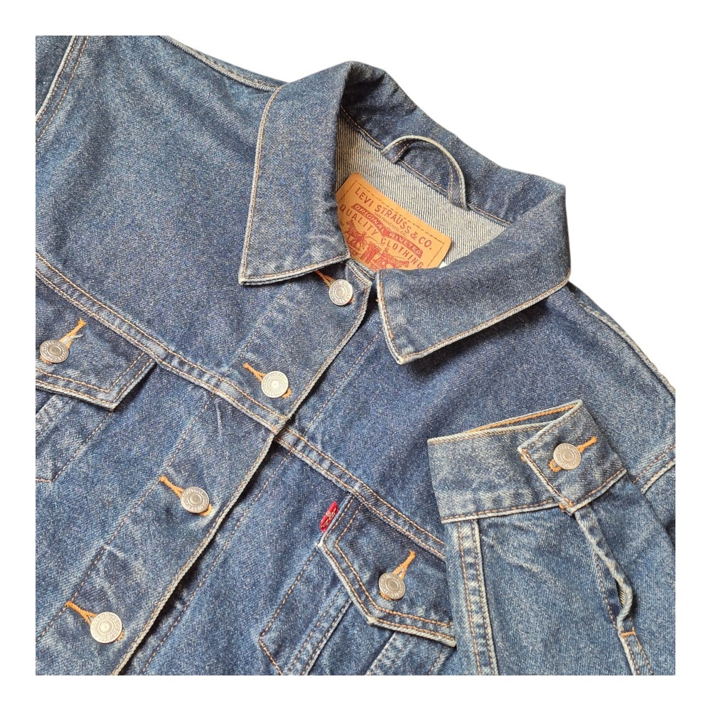 Levi's Women's L‎ Denim Trucker Jacket 2001 Y2K Blue Jean Coat Cotton Distressed
